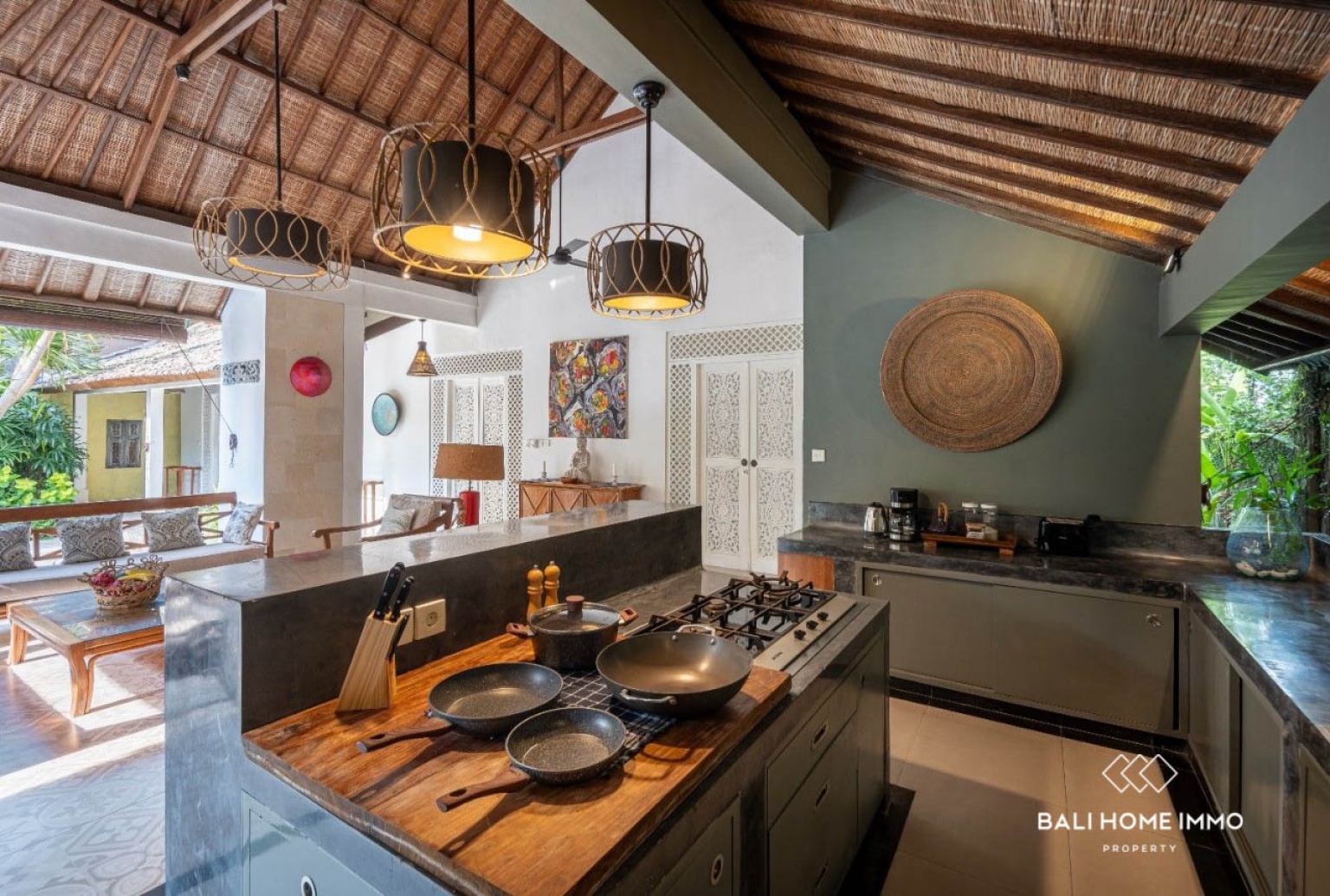 Cozy 4 Bedrooms Villa Walking Distance to Seminyak Beach — image 6