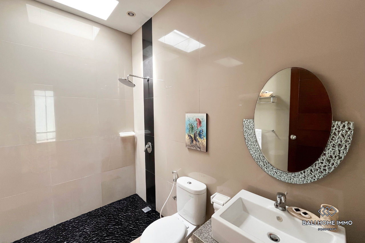 COZY & BEAUTIFUL 4 BEDROOMS VILLA FOR MONTHLY & YEARLY RENTAL IN BALI NUSADUA — image 19