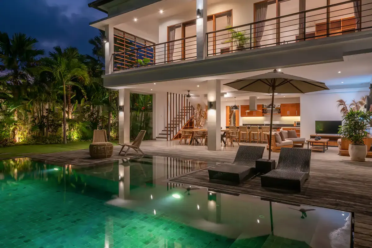 4 BR White Pool House Canggu — 4BR House Rental in Pererenan — image 4