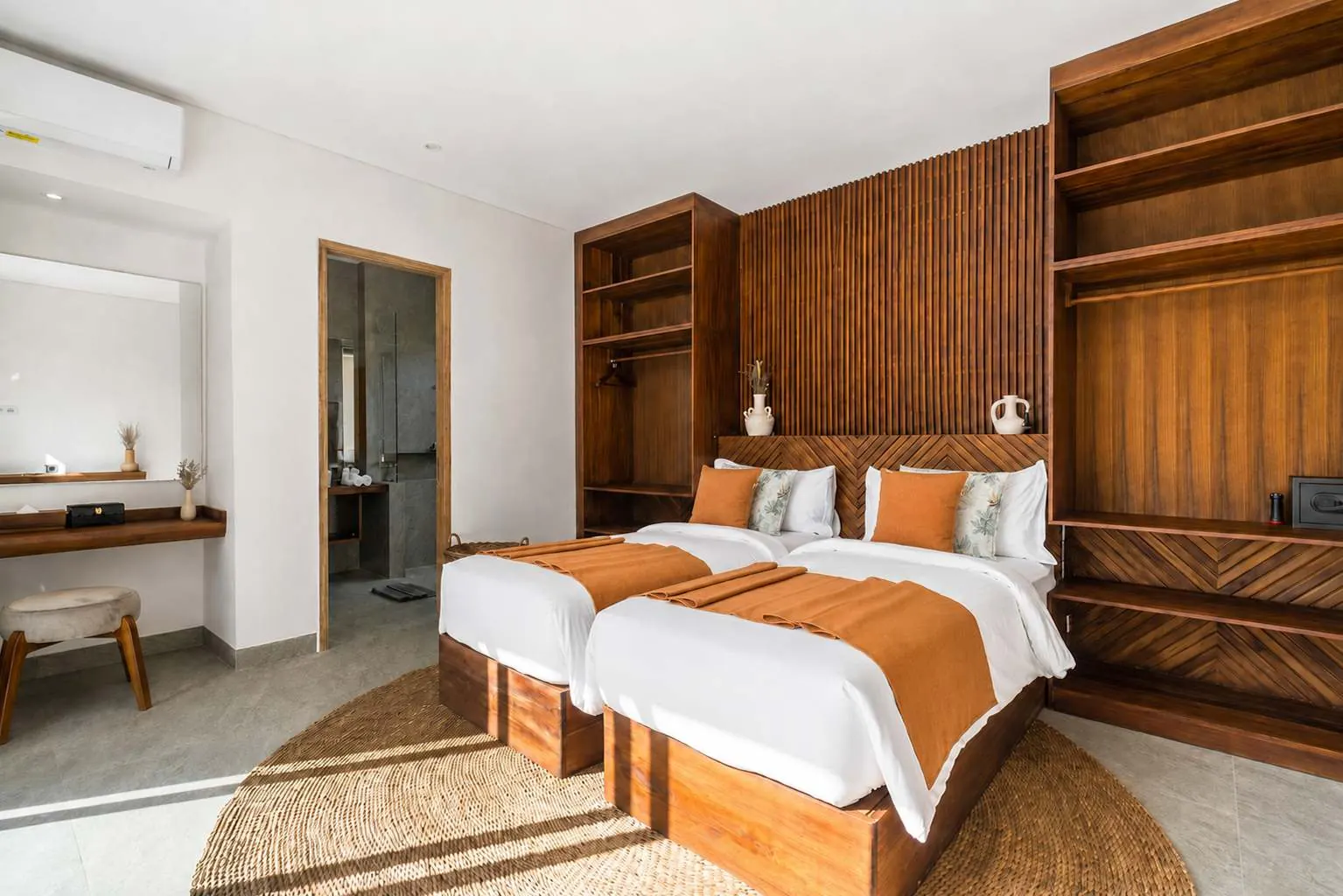 4 BR Tropical-Modern Rice-Field Retreat Ubud — 4BR Villa Rental in Ubud — image 10