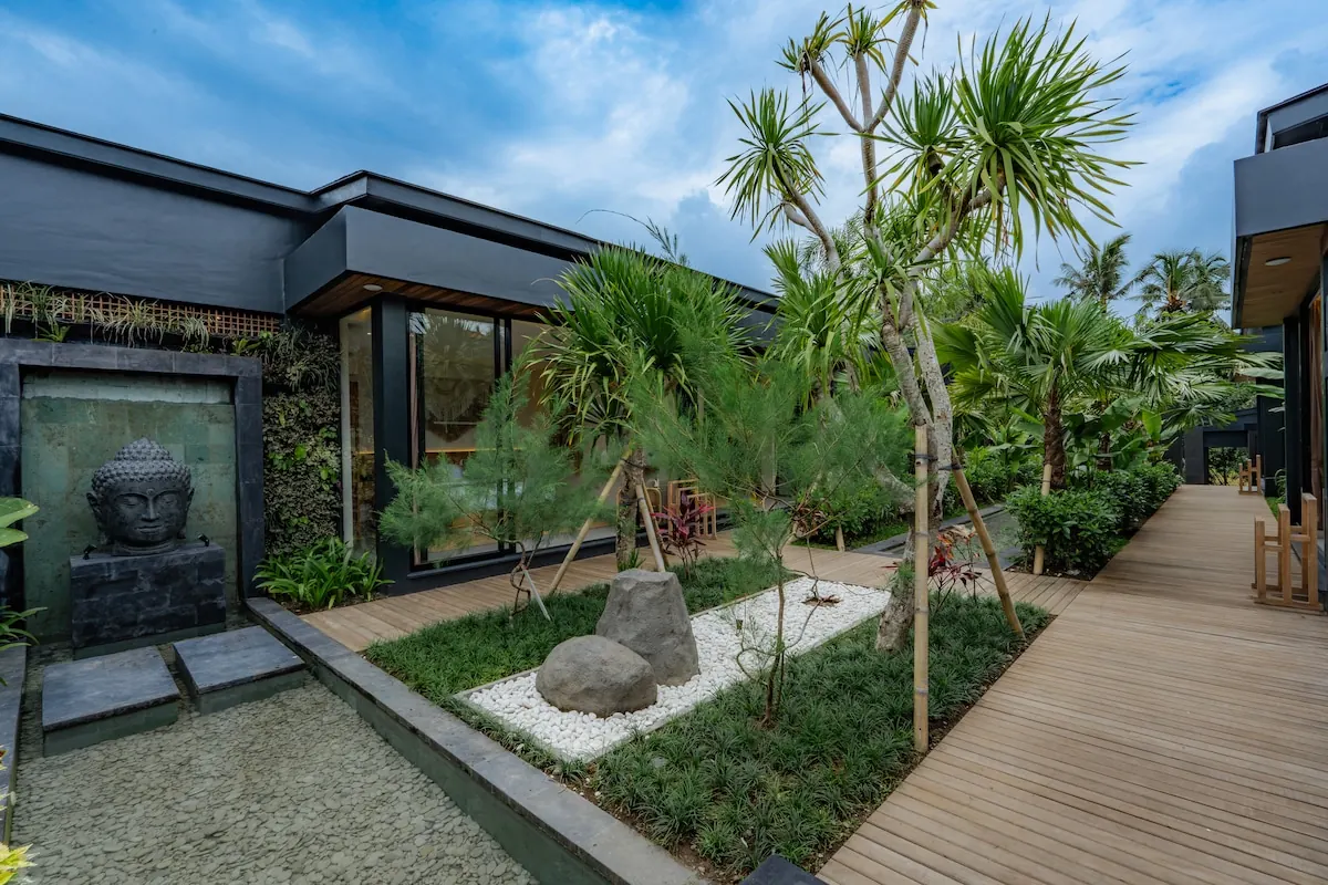 5 BR Tropical-Modern Glass Villa Ubud — 5BR Villa Rental in Ubud — image 14