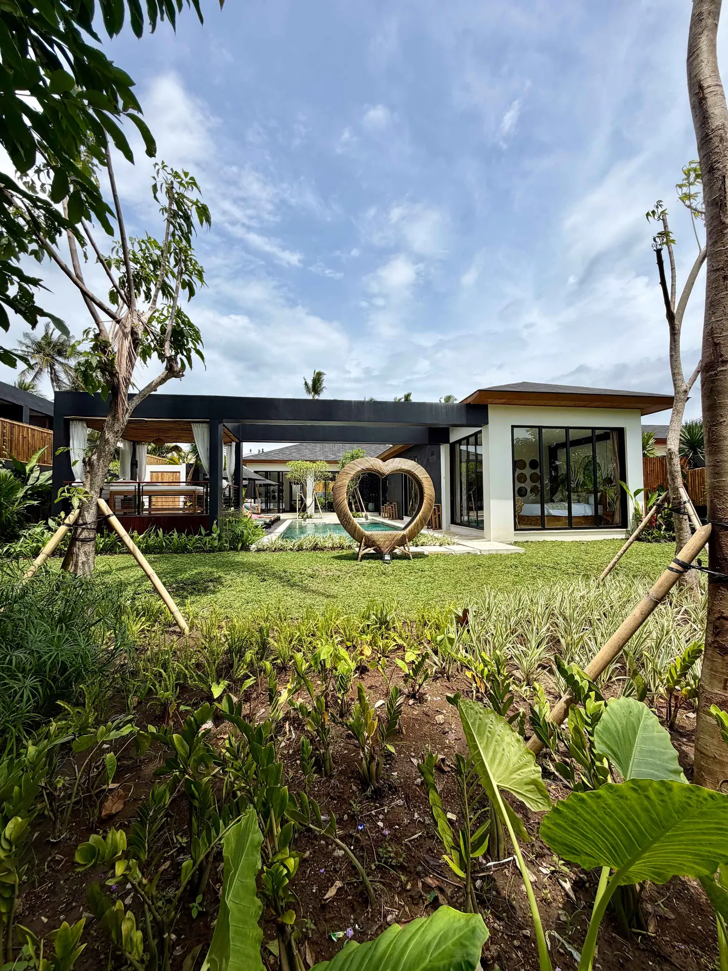 4 BR Tropical-Modern Garden Villa Ubud — 4BR Villa Rental in Ubud — image 3