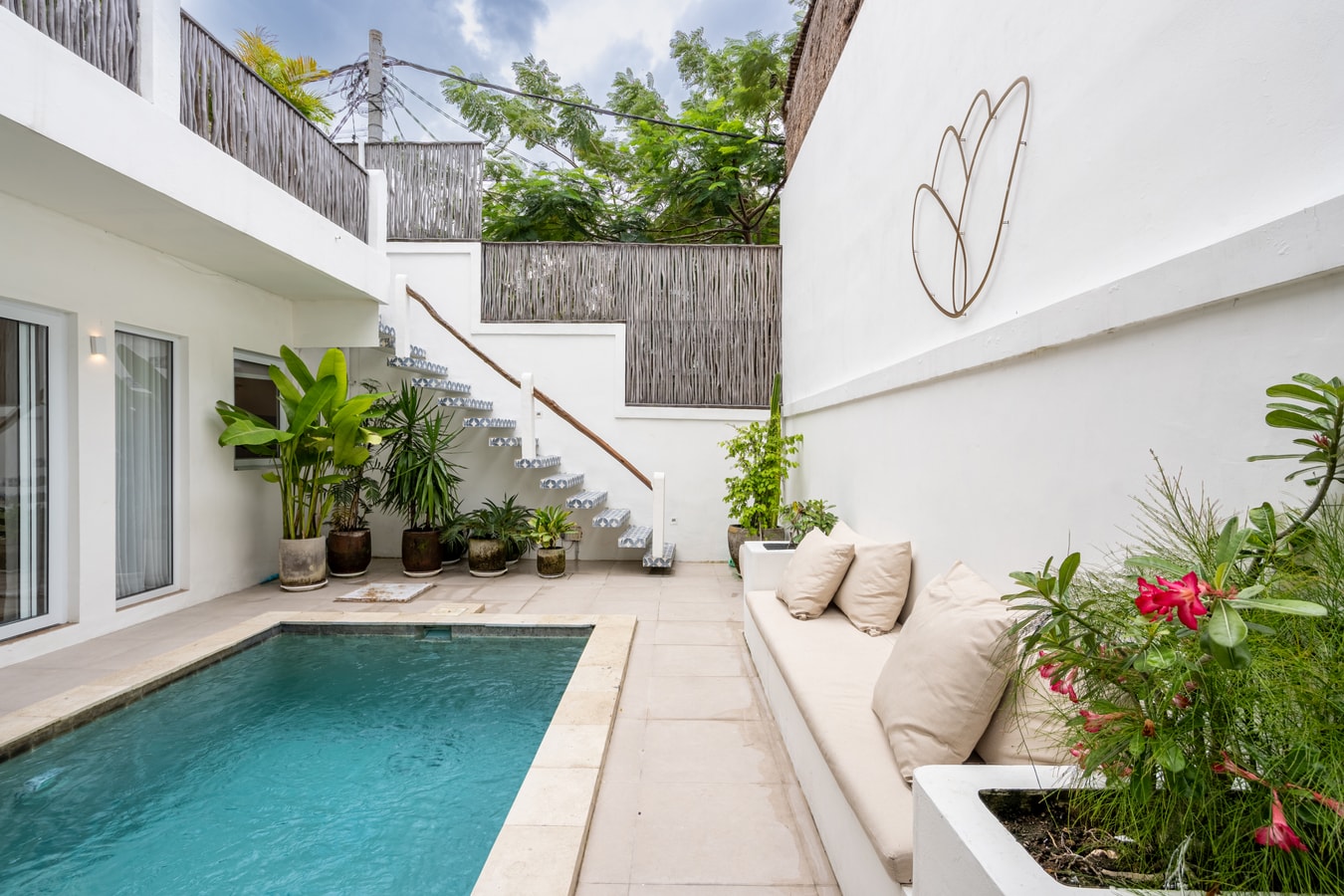 Canggu 1-Bedroom Roof Villa | Swimming Pool, Near Berawa Beach - Canggu, Bali — image 11