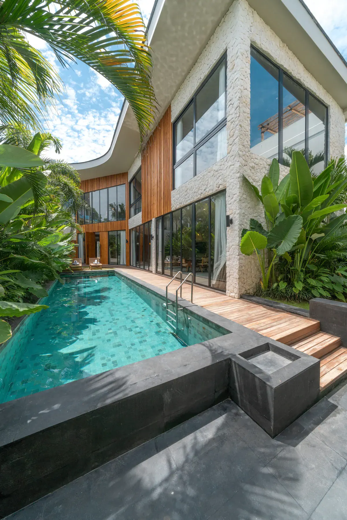 5 BR Walk-to-Beach Tropical-Modern Villa Canggu — 5BR Villa Rental in Canggu — image 15