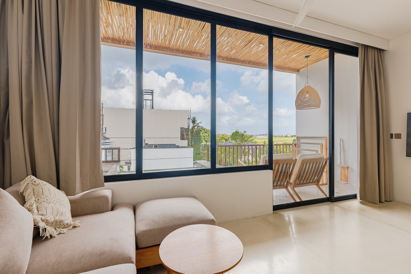 Sore 17 - 1 Bedroom Apartment with Pool, Pererenan in Canggu, Bali — image 11