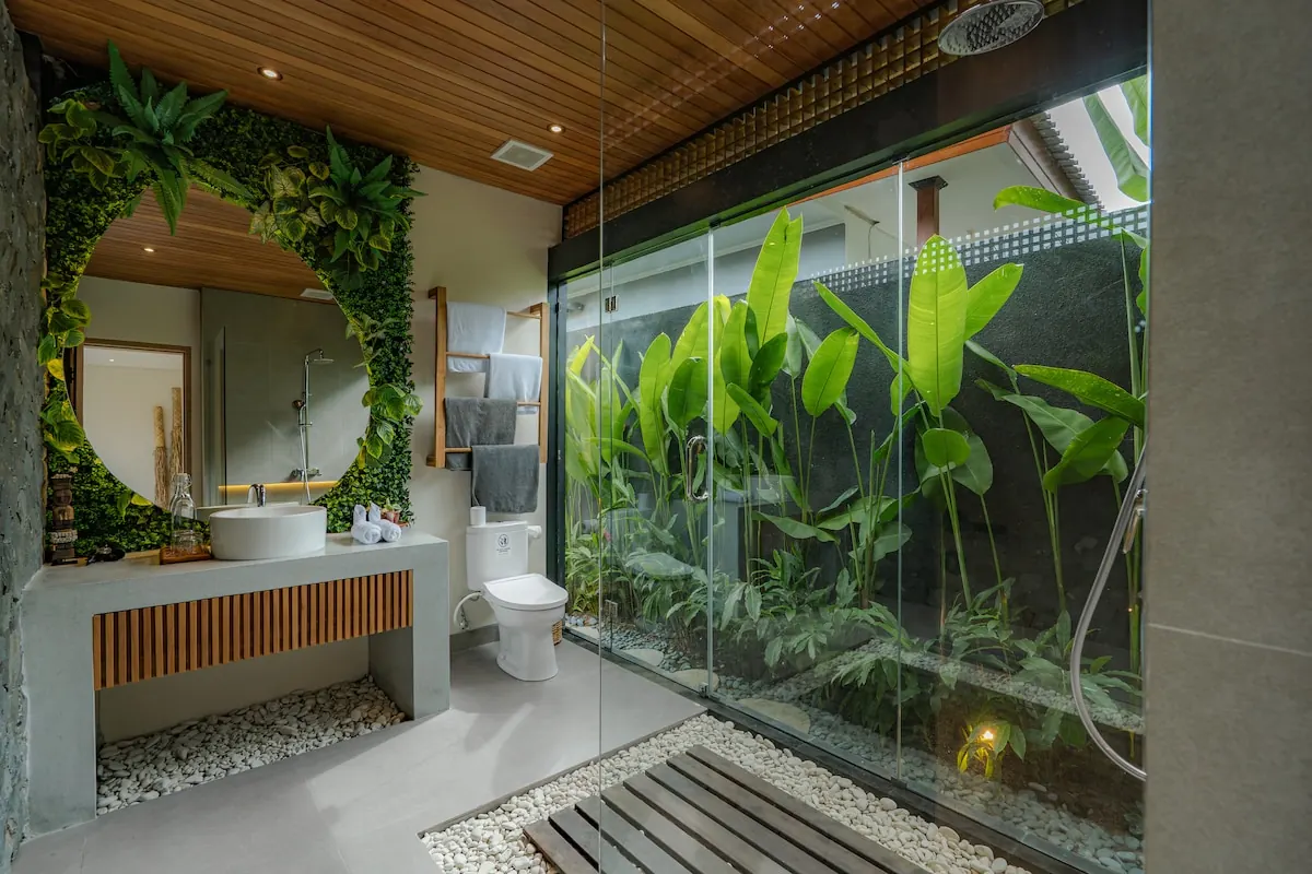 5 BR Tropical-Modern Glass Villa Ubud — 5BR Villa Rental in Ubud — image 13