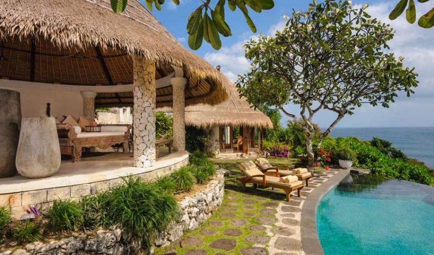 5 Bedroom on the cliff, overlooking the ocean — image 11