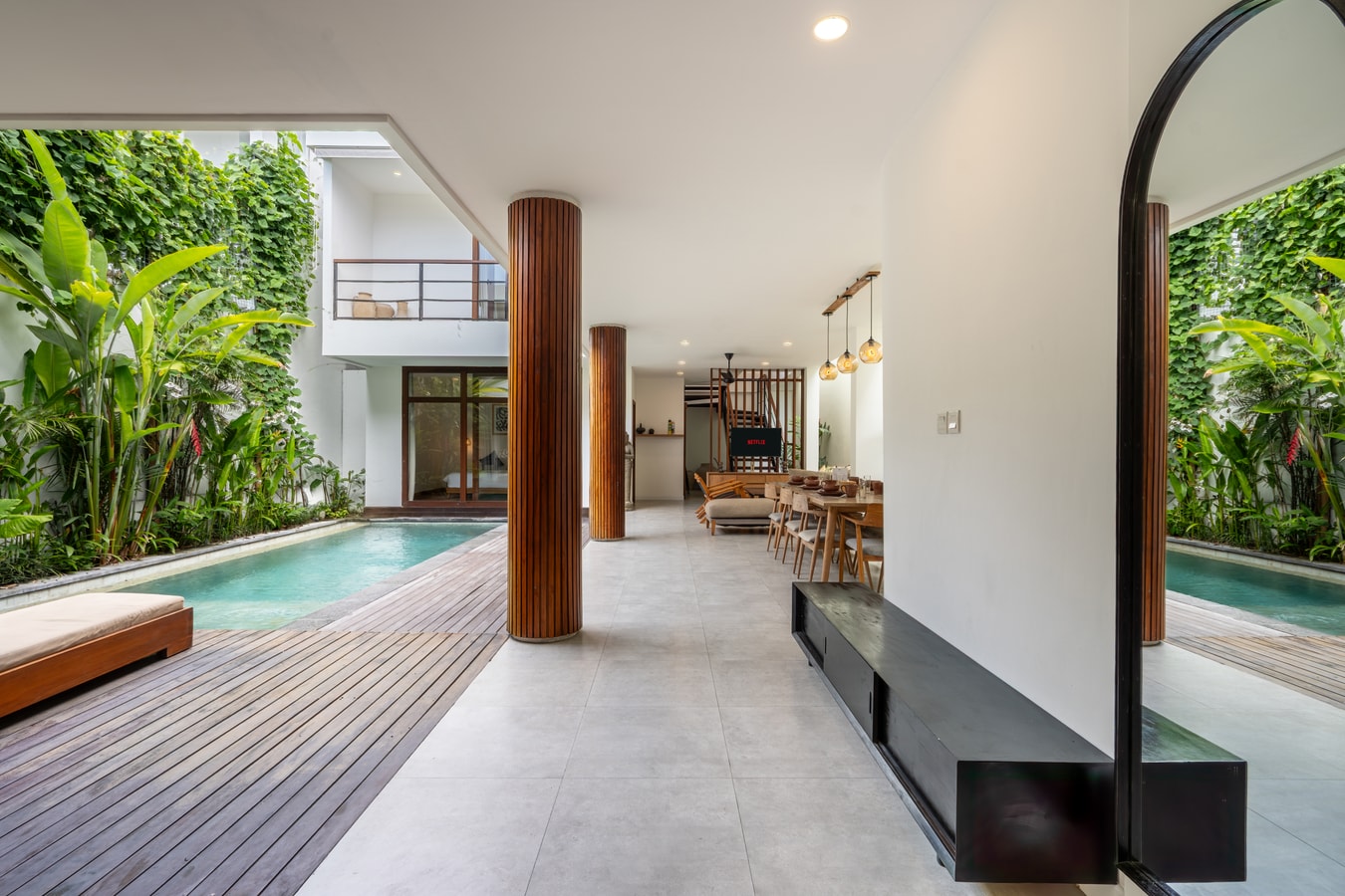 Elegant 4BR Berawa Villa | Pool, Near Beaches in Canggu, Bali — image 19