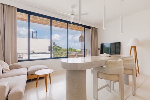 Sore 17 - 1 Bedroom Apartment with Pool, Pererenan in Canggu, Bali — image 12