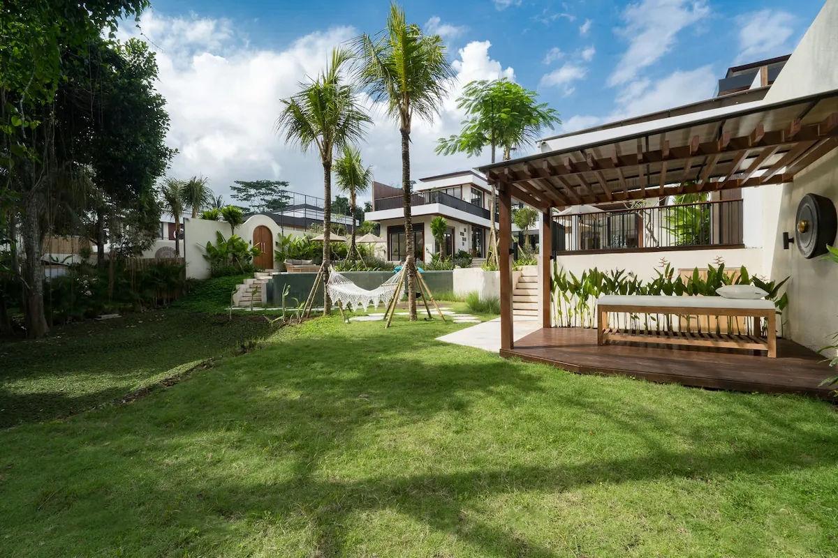 6 BR Tropical-Modern Infinity-Pool Villa Ubud — 6BR Villa Rental in Ubud — image 11