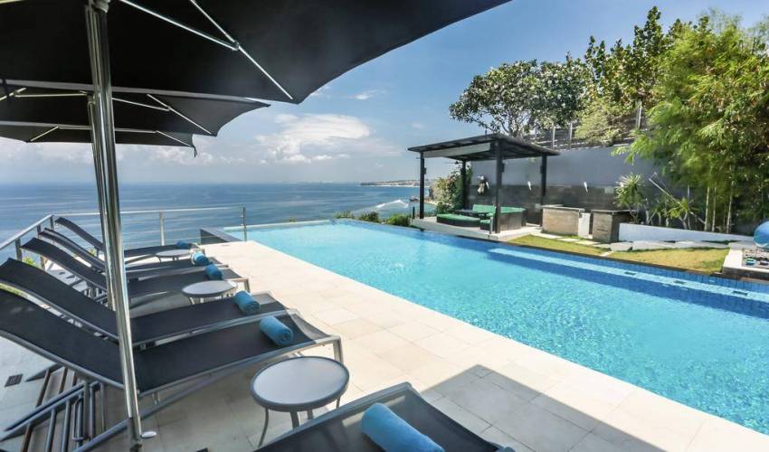 Luxury Villa at Suluban Cliff Uluwatu — image 11