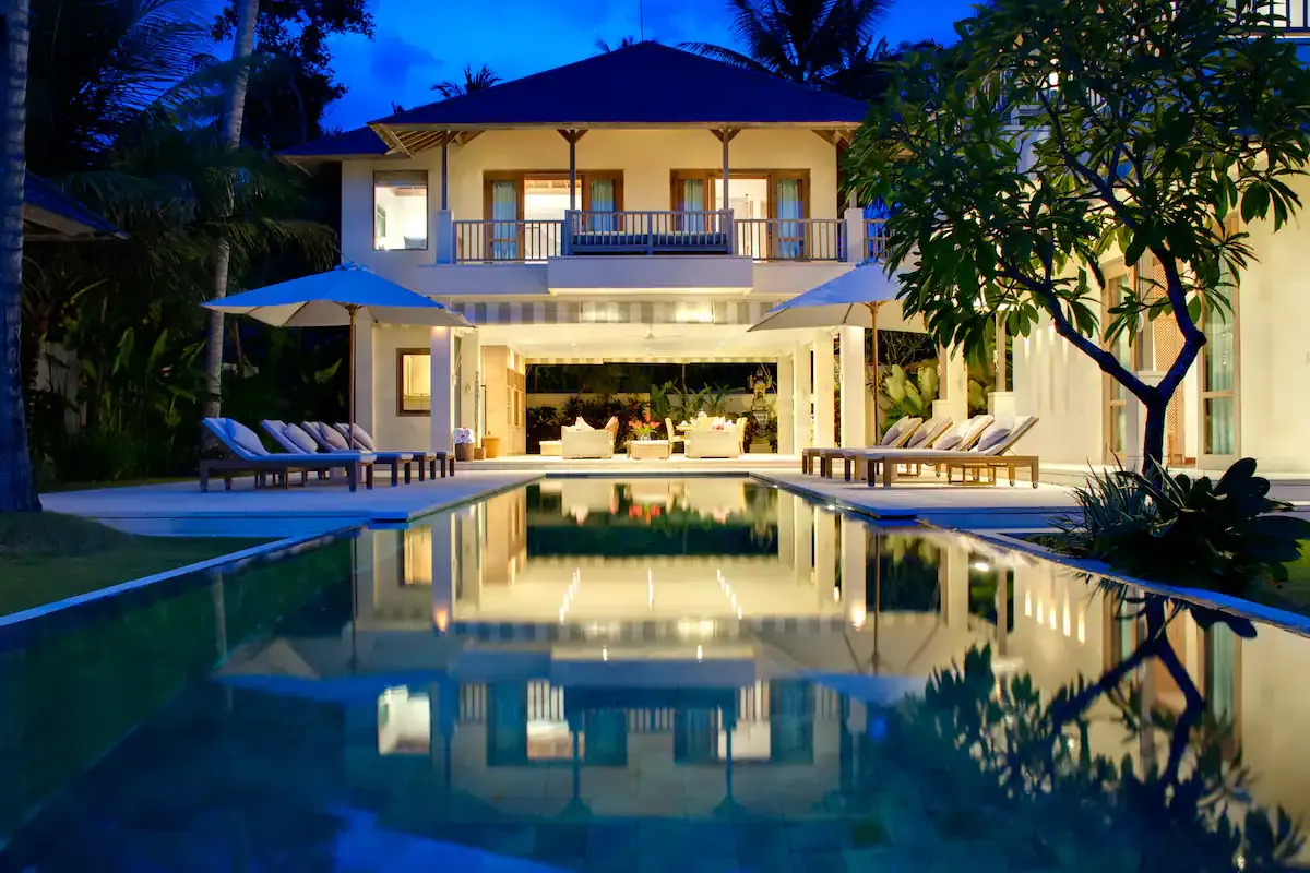 Siri Mendira - Villa Cempaka — 4BR Villa Rental in Candidasa — image 3