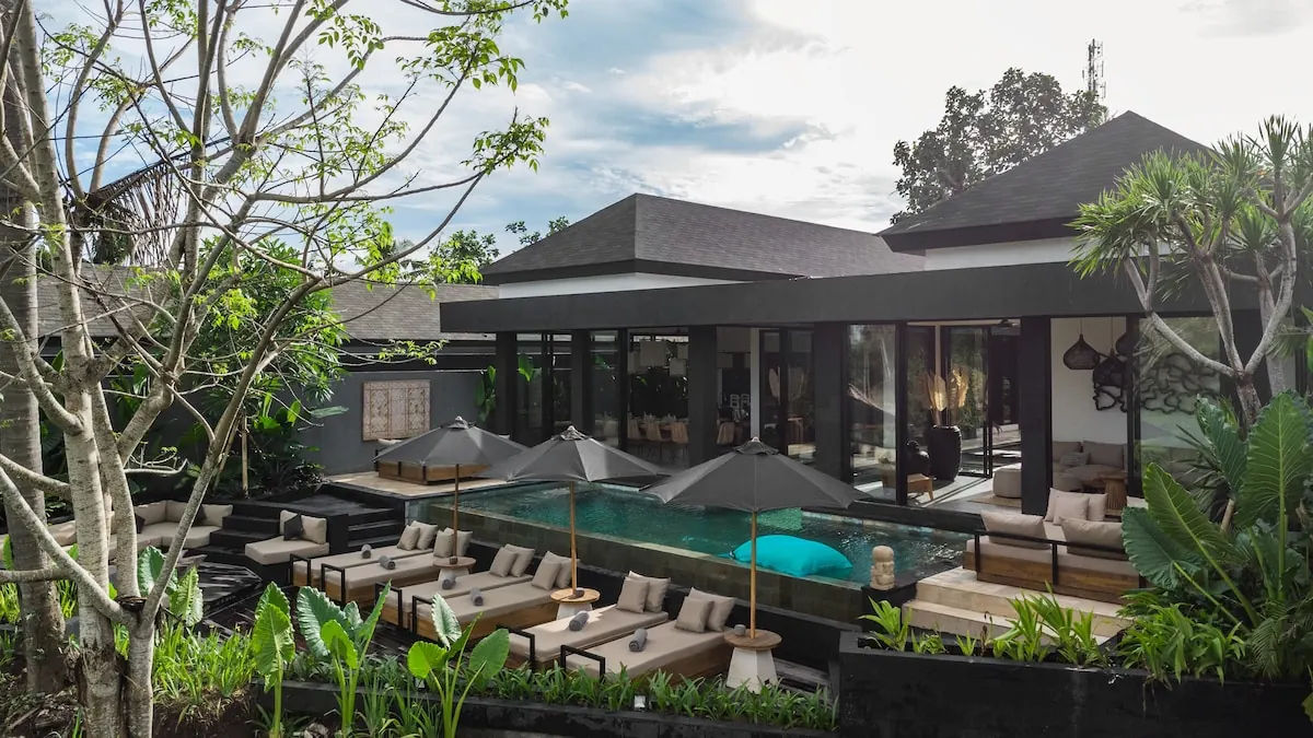 5 BR Designer Tropical-Modern Retreat Ubud — 5BR Villa Rental in Ubud — image 8