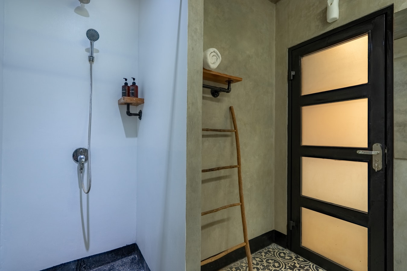 Seminyak Suite 1BR - Swimming Pool, Near Beach, Shops & Cafes - Seminyak, Bali — image 19