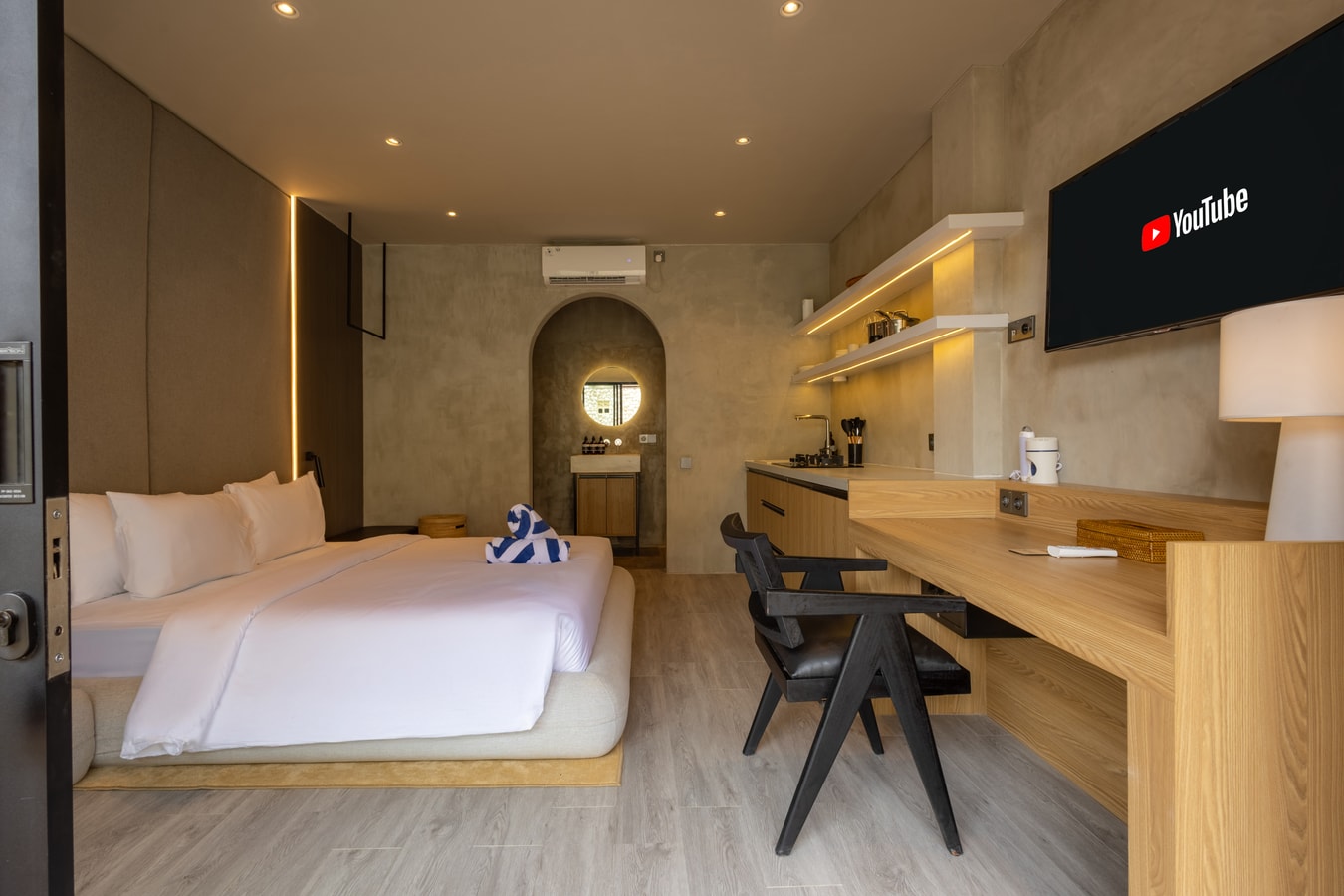 Central Ubud 1BR Studio | Near Ridge Walk & Cafes - Ubud, Bali — image 3