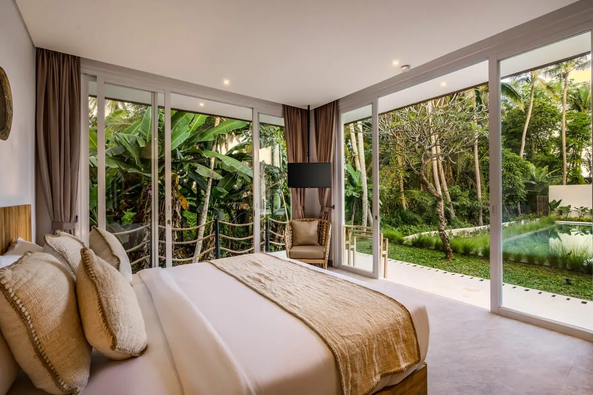6 BR Contemporary Pavilion Residence Ubud — 6BR Residence Rental in Ubud — image 2