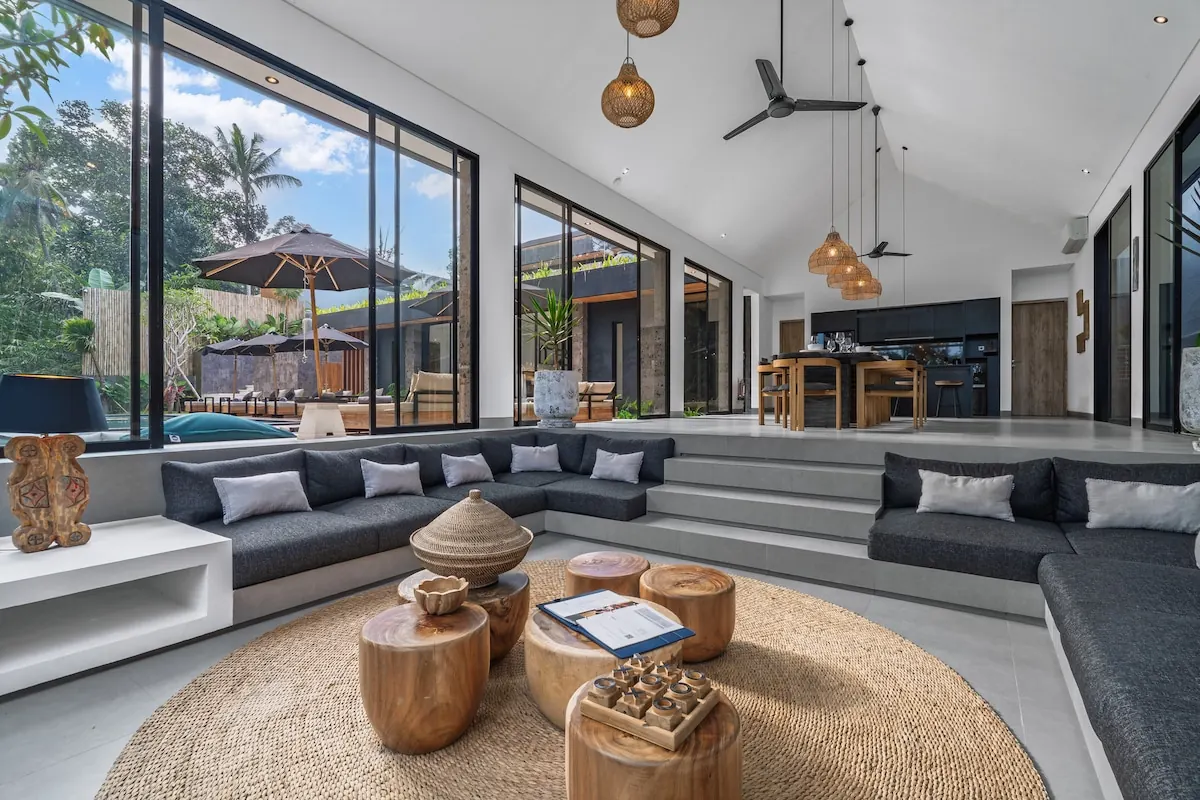 9 BR Jungle Tropical-Modern Estate Ubud — 9BR Estate Rental in Ubud — image 4