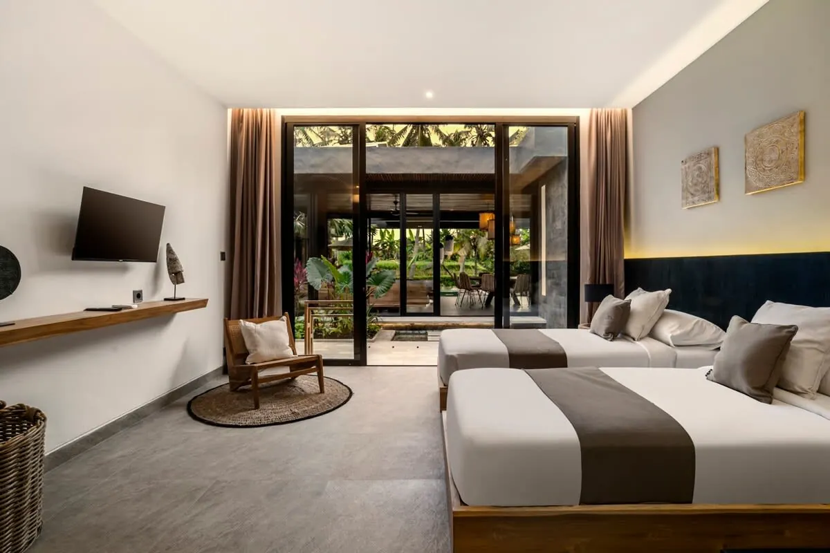 5 BR Tropical-Modern Courtyard Retreat Ubud — 5BR Villa Rental in Ubud — image 13