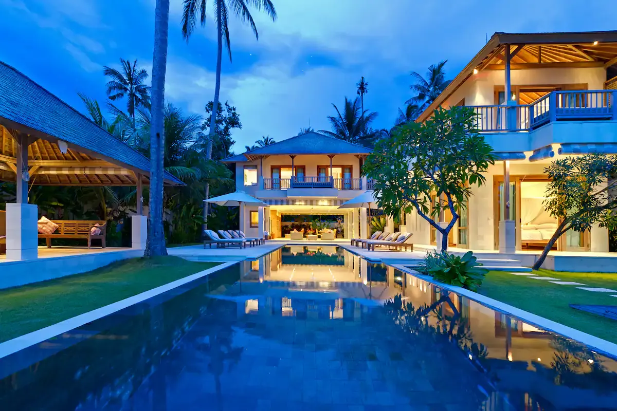 Siri Mendira - Villa Cempaka — 4BR Villa Rental in Candidasa — image 2