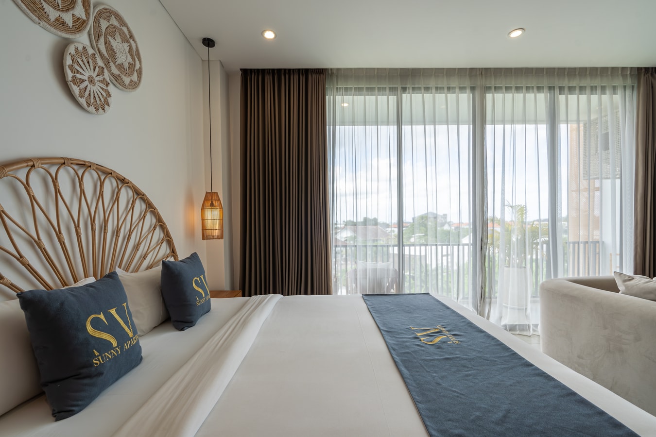 SB 411 - 1BR Suite with Balcony and Pool, Canggu - Canggu, Bali — image 11