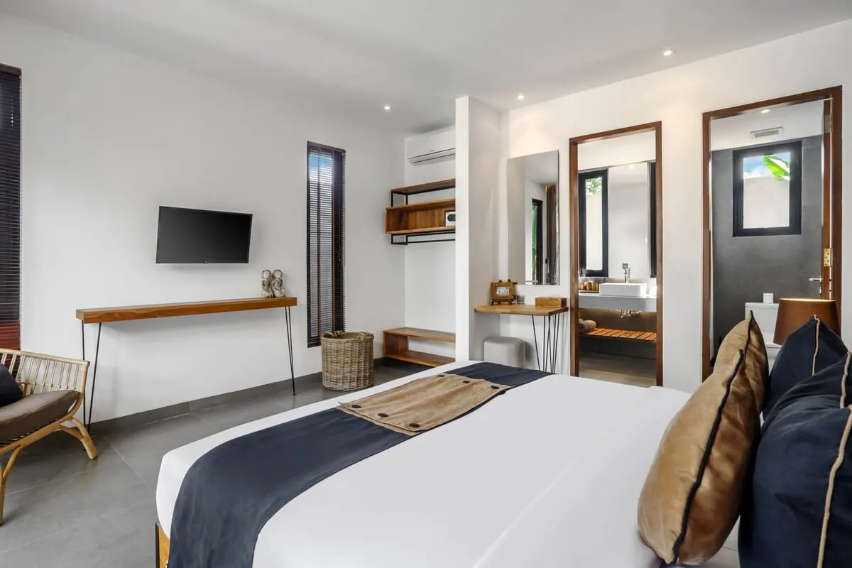 5 BR Tropical-Modern Courtyard Villa Ubud — 5BR Villa Rental in Ubud — image 12