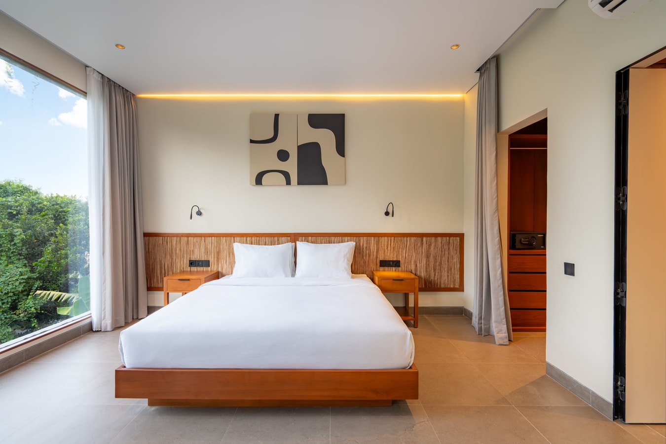 Novo 3.4 - Studio with Jungle View Balcony, Ubud in Ubud, Bali — image 19