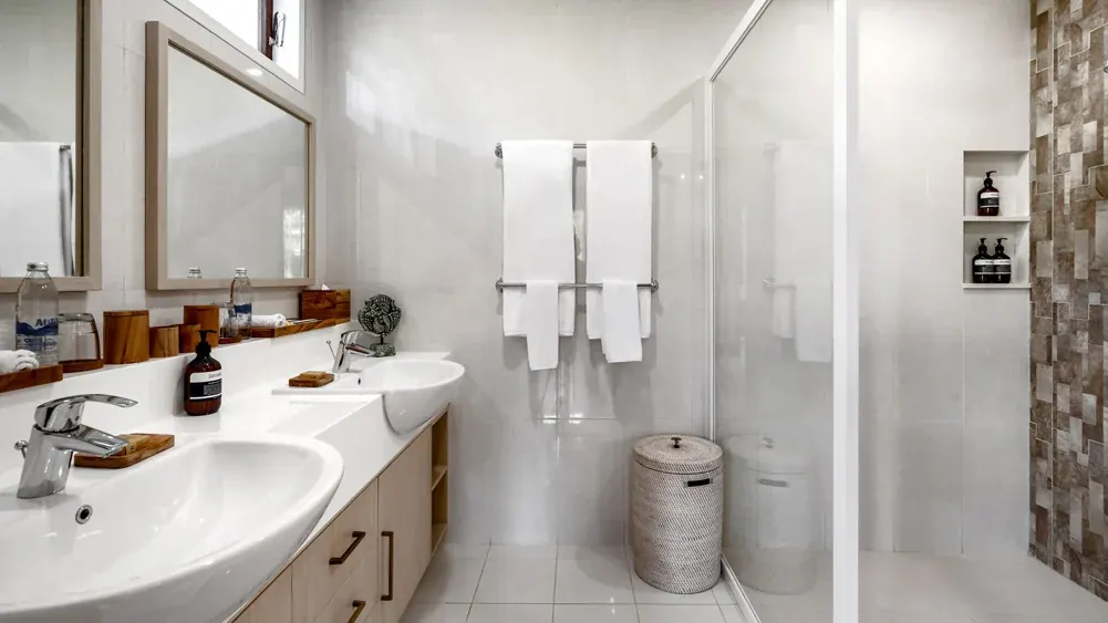 2 BR Tropical-Modern Garden Retreat Ubud — 2BR Villa Rental in Ubud — image 4