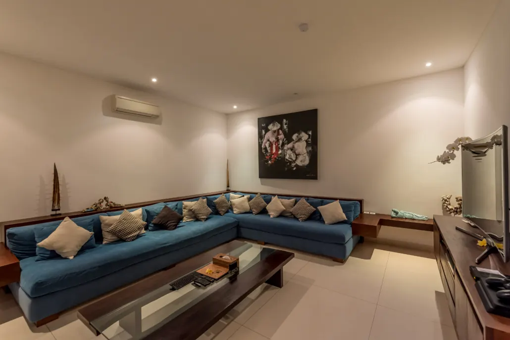 6 BR Architect-Designed Tropical Garden Villa Seminyak — 6BR Villa Rental in Seminyak — image 9