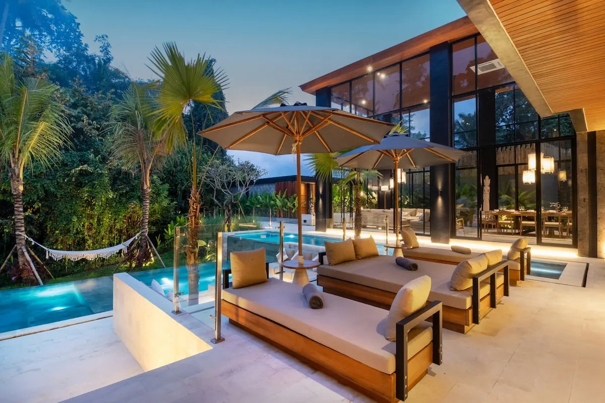 6 BR Tropical-Modern Glass Villa Ubud — 6BR Villa Rental in Ubud — image 10