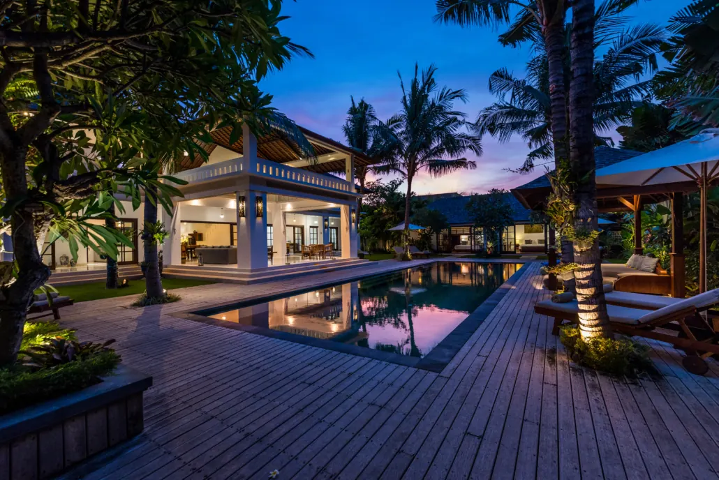 6 BR Architect-Designed Tropical Garden Villa Seminyak — 6BR Villa Rental in Seminyak — image 10