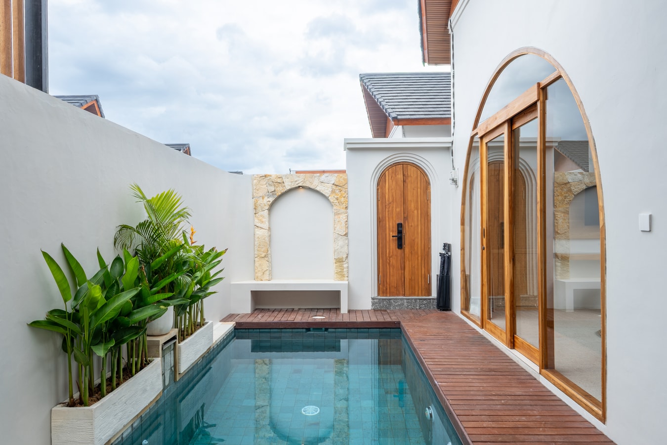 Ubud 2BR Luxe Rice Field Views Villa | Bathtub in Ubud, Bali — image 9