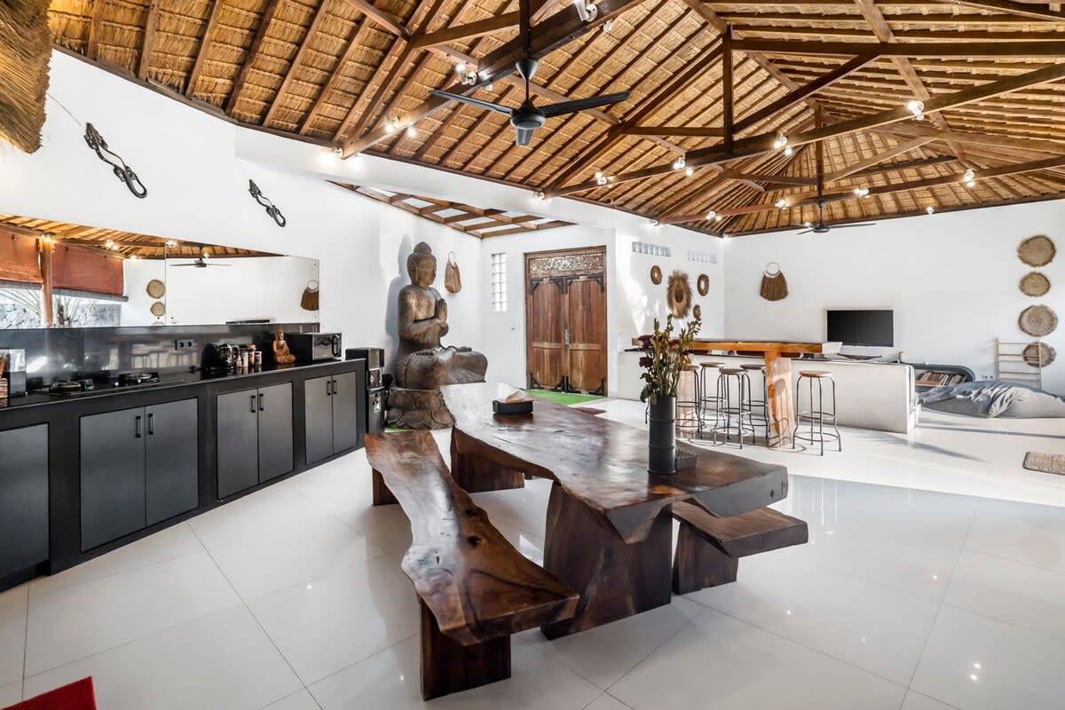 Villa Baik Baik in Seminyak — image 2