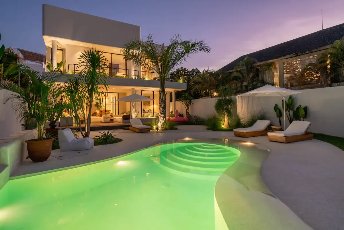 4 BR Tropical-Modern Walk-to-Beach Villa Canggu — 4BR Villa Rental in Canggu — image 16