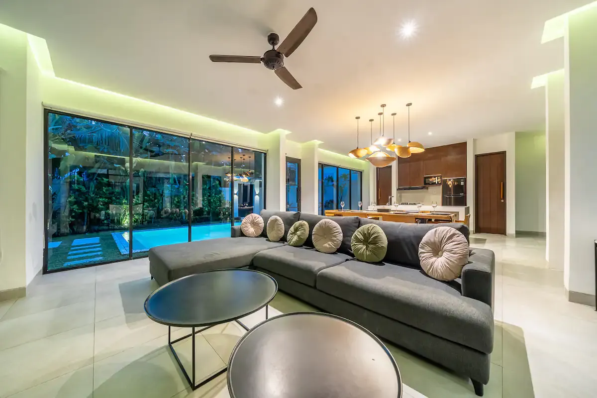 3 BR Walk-to-Beach Tropical-Modern Villa Canggu — 3BR Villa Rental in Canggu — image 8