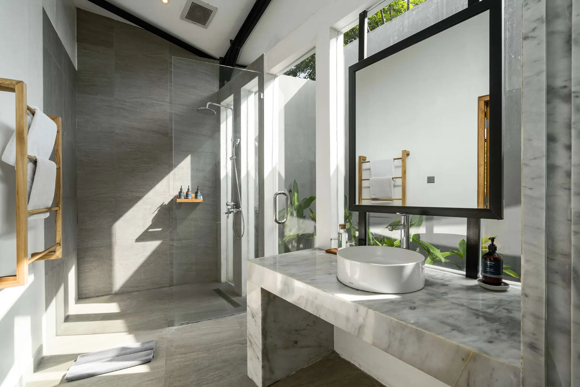 6 BR Glass Pavilion Retreat Ubud — 6BR Villa Rental in Ubud — image 14