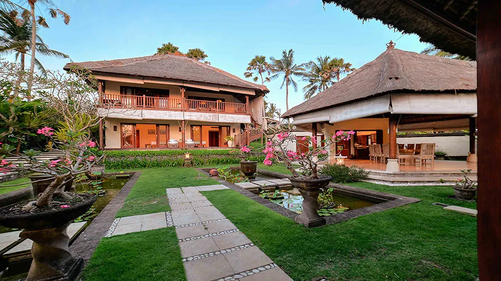 4 BR Beachfront Balinese Villa Canggu — 4BR Villa Rental in Seseh — image 1
