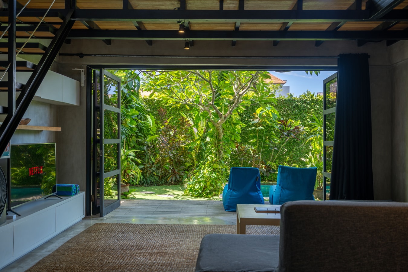 1BR Berawa Industrial Loft | BBQ Courtyard & Pool in Canggu, Bali — image 17