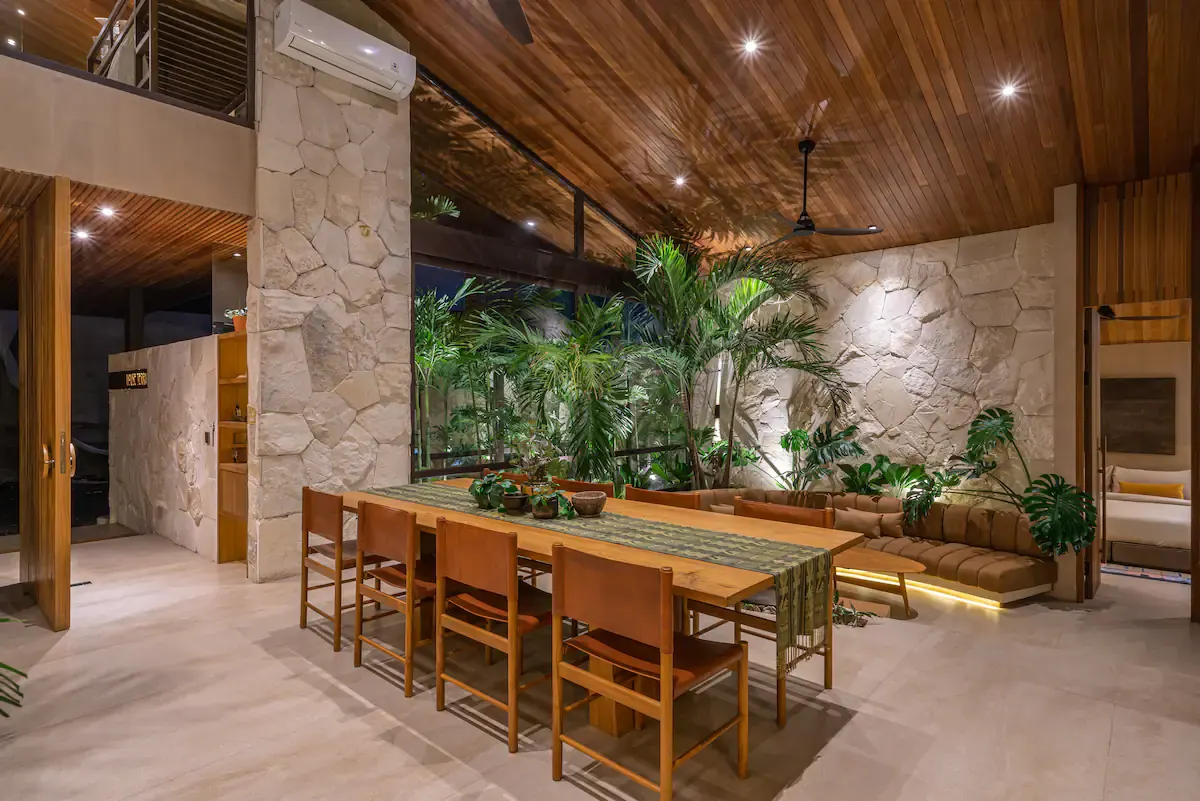 5 BR Tropical-Modern Tropical Garden Villa Canggu — 5BR Villa Rental in Pererenan — image 19