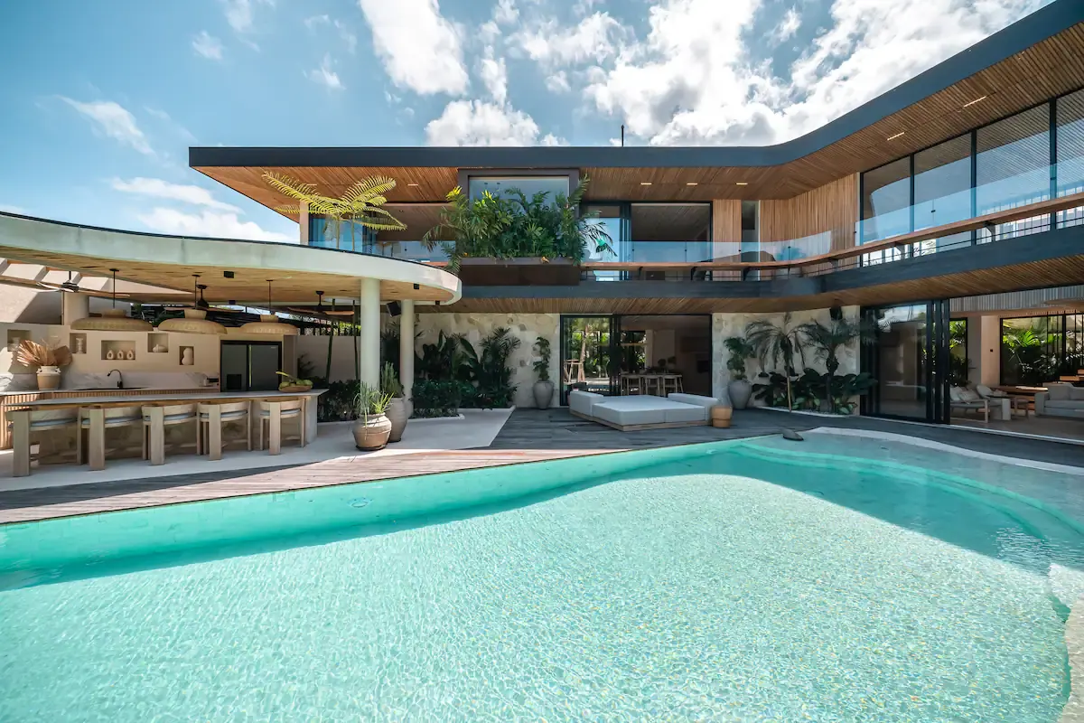 5 BR Tropical-Modern Cinema Villa Seminyak — 5BR Villa Rental in Umalas — image 13