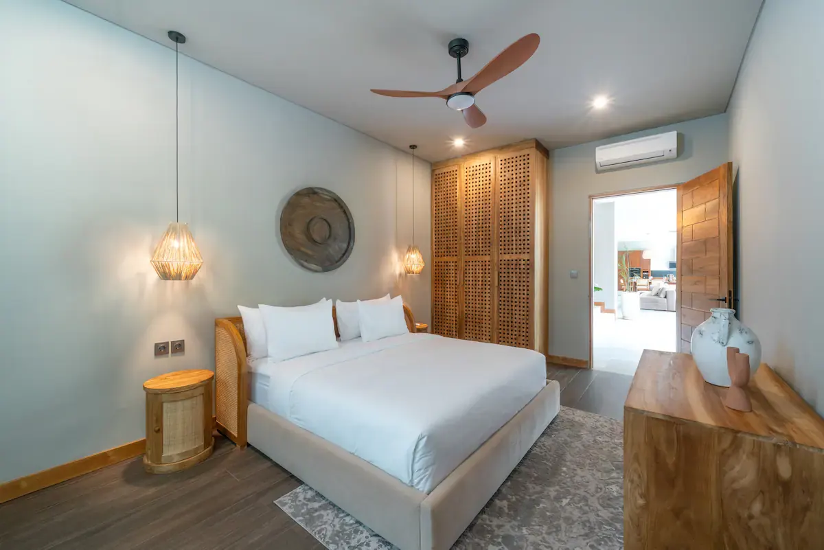 5 BR Walk-to-Beach Tropical-Modern Villa Canggu — 5BR Villa Rental in Canggu — image 8