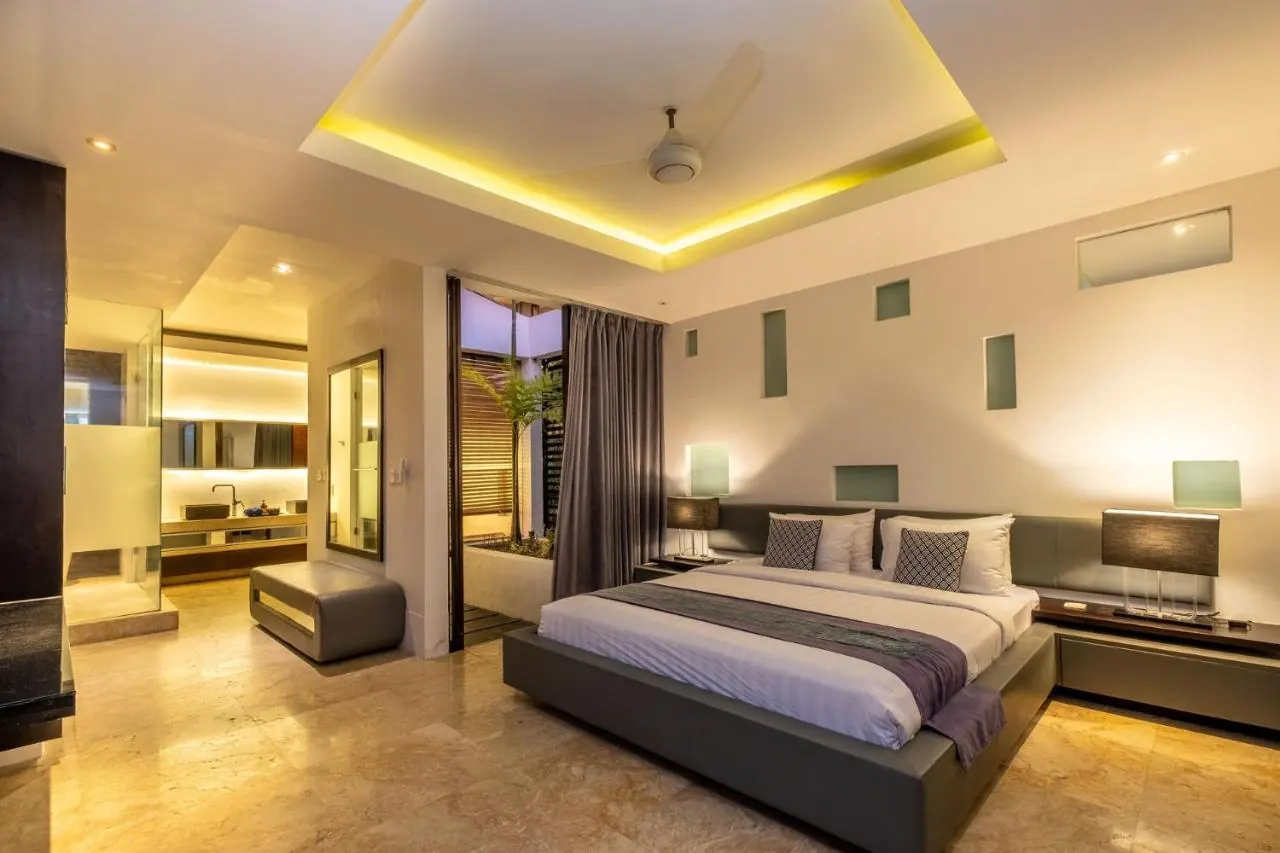 5 BR Walk-to-Beach Modern Villa Seminyak — 5BR Villa Rental in Seminyak — image 5