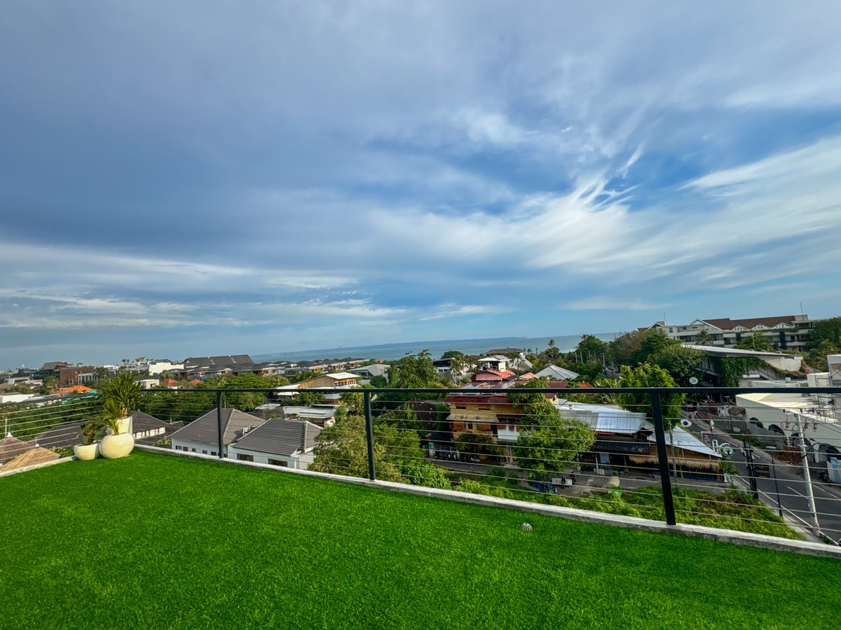 Canggu 1BR Suite | Pool & Gym, 350m to Beach in Canggu, Bali — image 5