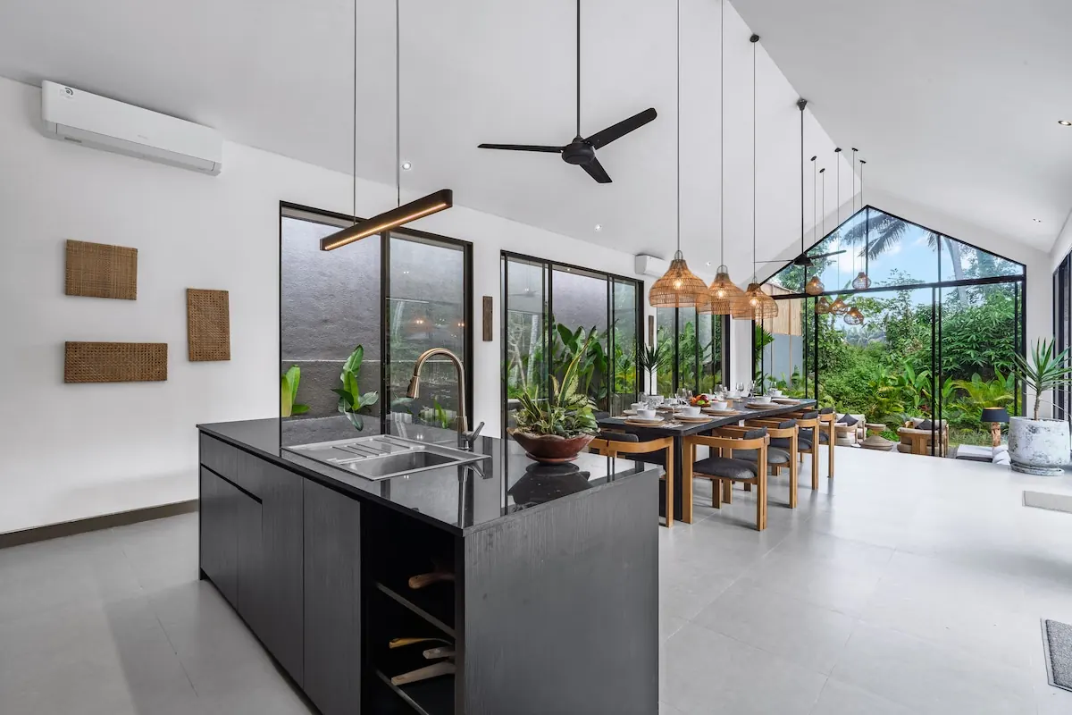 9 BR Jungle Tropical-Modern Estate Ubud — 9BR Estate Rental in Ubud — image 18
