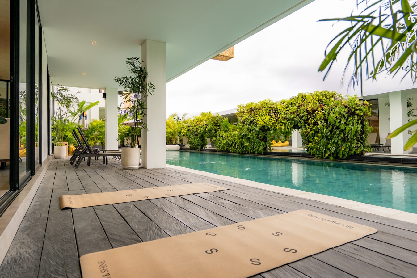 SB 303 - 1BR Pool Suite, Near Batu Belig Beach - Canggu, Bali — image 9