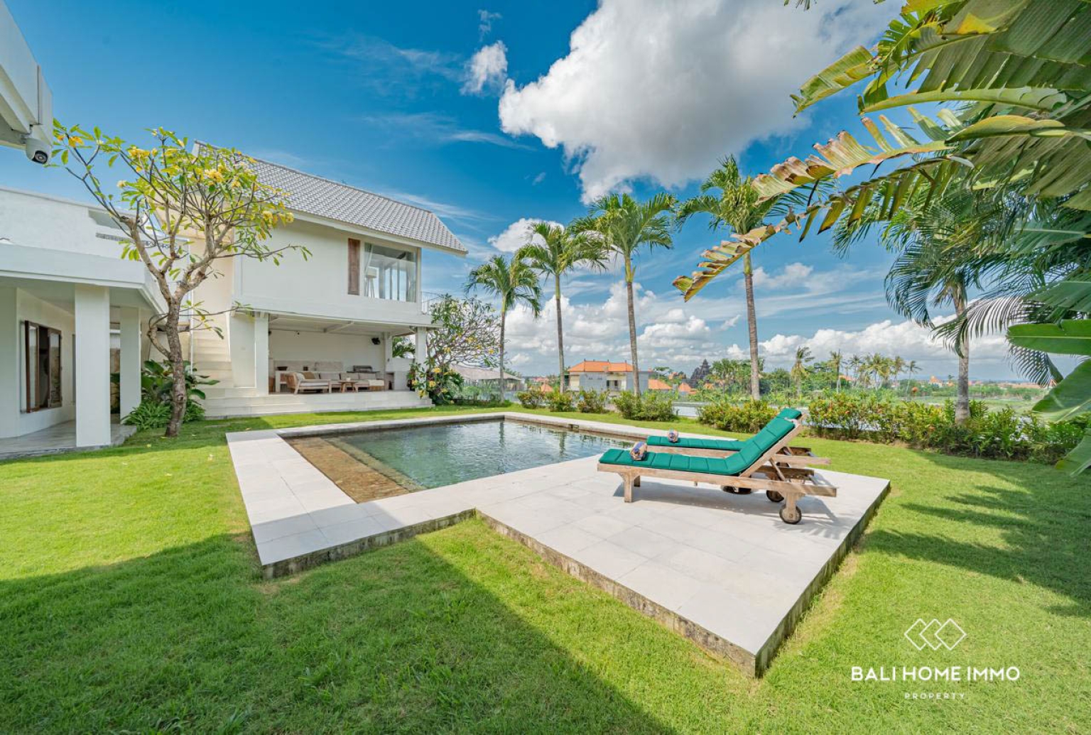 Elegant 5-Bedroom Villa with Panoramic Rice Field and Ocean Views in Seseh