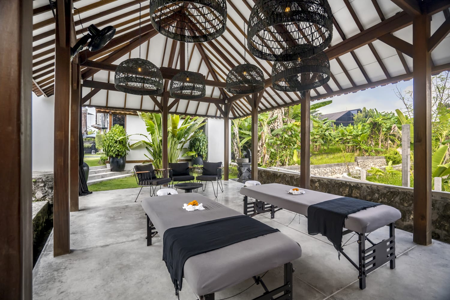 Villa Bloom - Joglo in Canggu — image 2