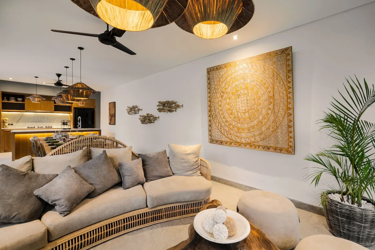 8 BR Tropical-Modern Courtyard Estate Ubud — 8BR Estate Rental in Ubud — image 17