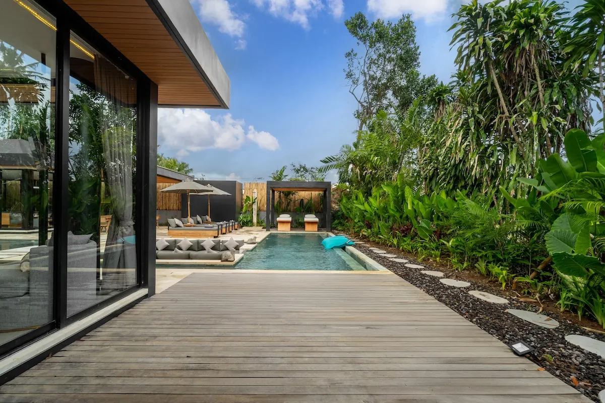 11 BR Tropical-Modern Rice-Field Estate Ubud — 11BR Estate Rental in Ubud — image 18