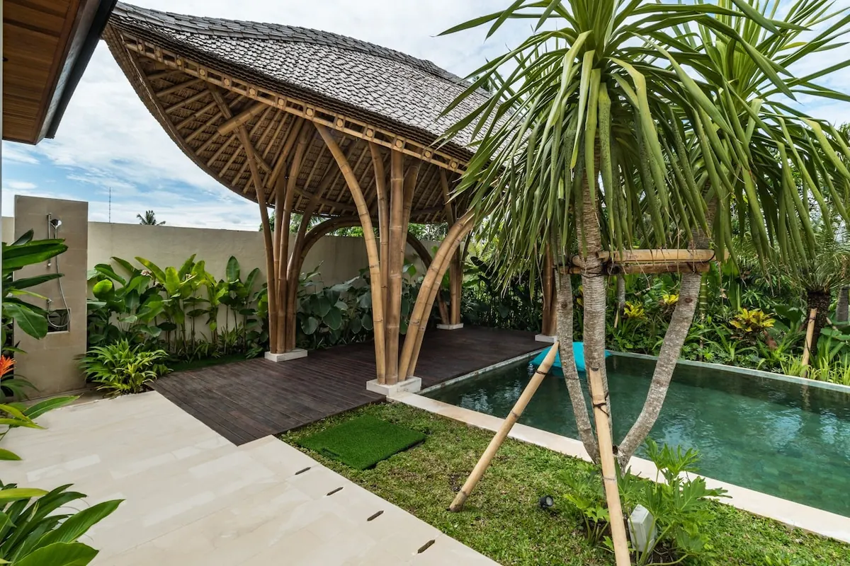 6 BR Thatched Tropical Garden Villa Ubud — 6BR Villa Rental in Ubud — image 13