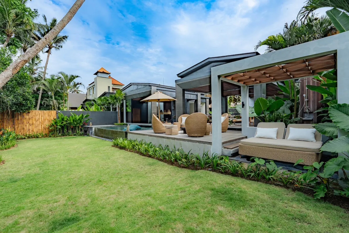5 BR Tropical-Modern Glass Villa Ubud — 5BR Villa Rental in Ubud — image 5